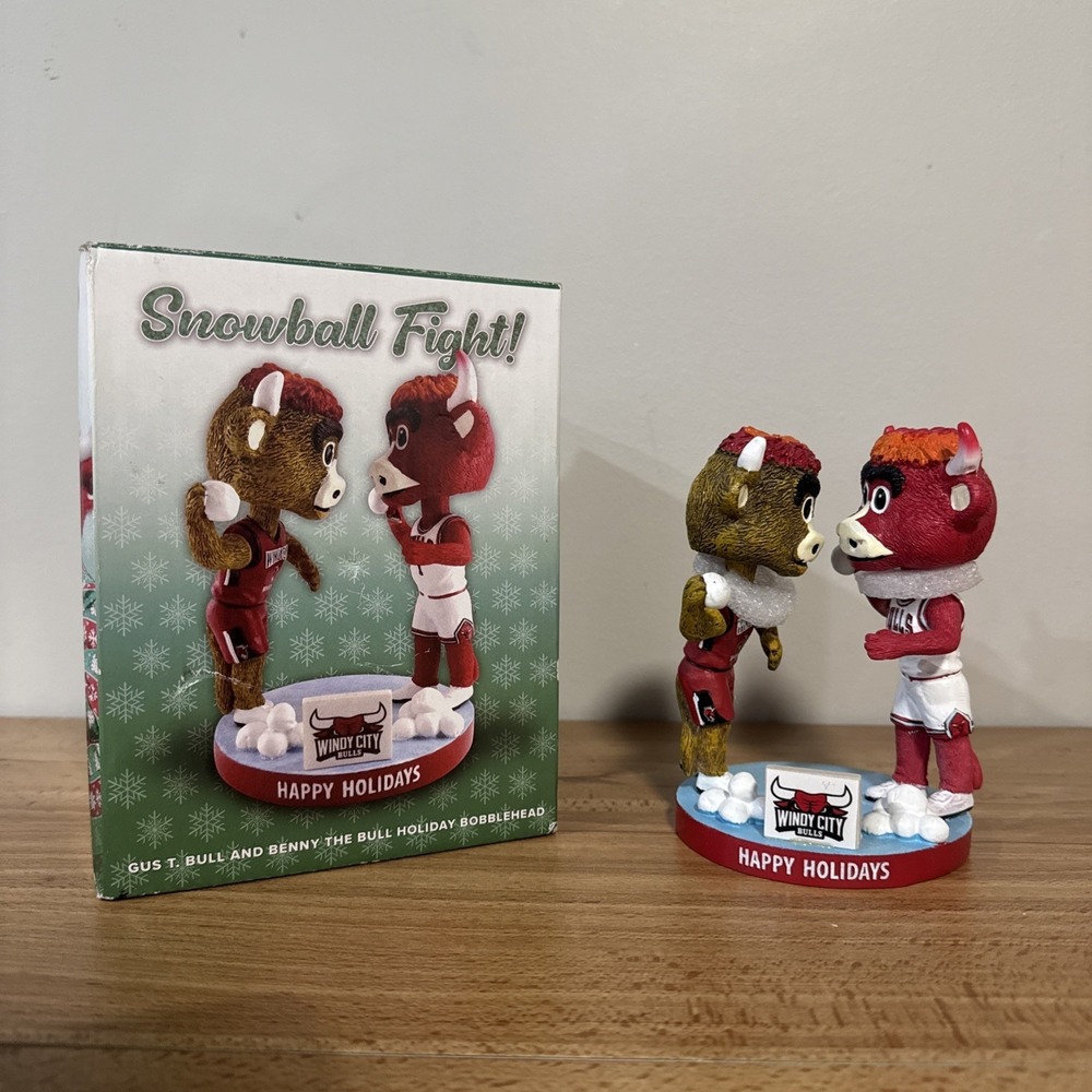 NEW Windy City Bulls Gus T Bull & Benny Bull Holiday Bobblehead Snowball Fight